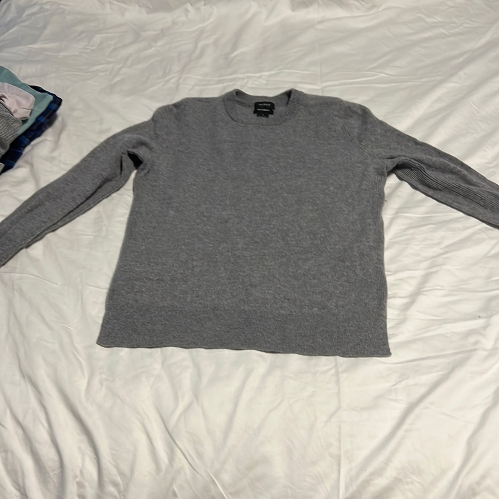 Halogen grey cashmere sweater top size medium
